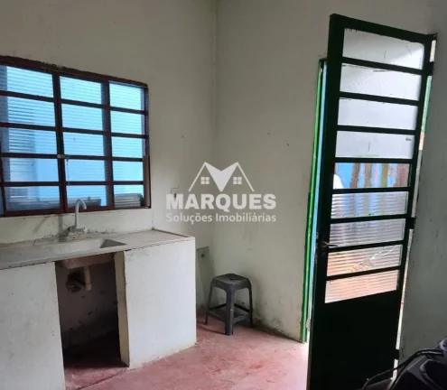 Imagem Imovel com 3 casas, terreno de 400m2