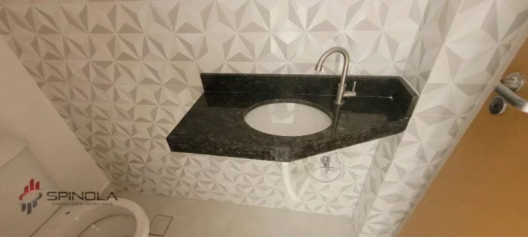 Imagem Sobrado com 2 dormitórios à venda, 60 m² por R$ 405.000,00 - Maracanã - Praia Grande/SP