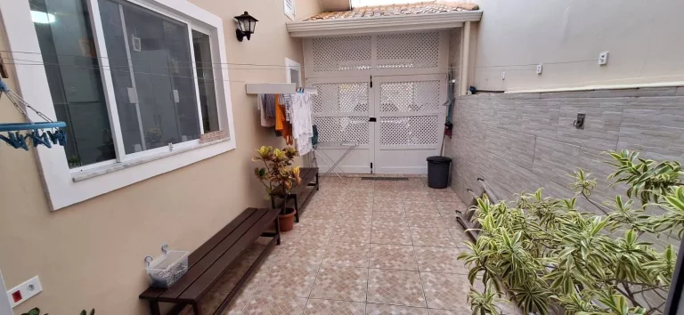 Imagem Imóvel • Face Norte • Bairro Centro (Antes da Linha do trem) • Localização 100 metros do Up...