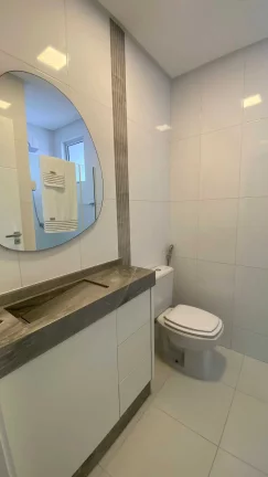 Imagem Apartamento mobiliado com 3 dormitórios sendo 1 suíte e 4 vagas de garagem em Balneário Camboriú/SC