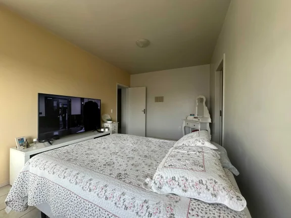 Imagem Casa com 4 suítes e 3 vagas de garagem no Bairro Dom Bosco em Itajaí/SC