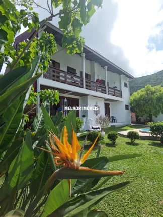 Imagem Casa à Venda com 05 Suítes , localizada na Praia de Taquaras em Balneário Camboriú - SC