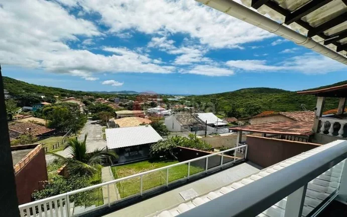 Imagem Excelente casa de 3 quartos com suíte no Bosque do Peró em Cabo Frio.