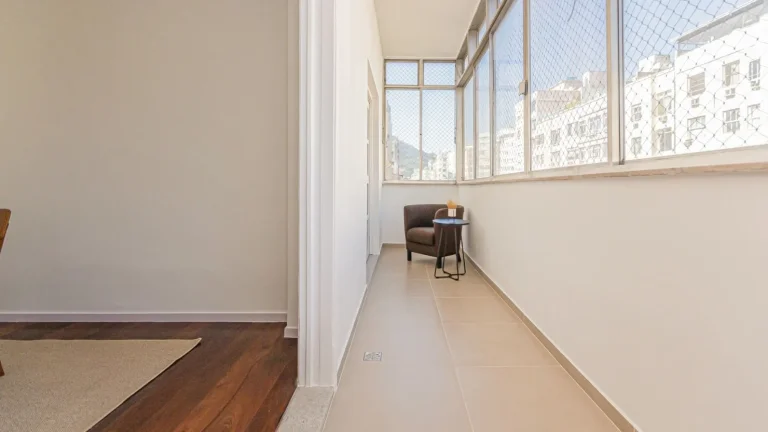 Imagem Apartamento 139M², 2Q, 1 Banheiro, 1 Vaga, Varanda, Armários.