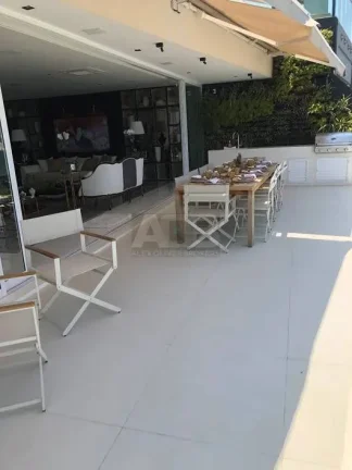 Imagem Cobertura à venda na Atlântica, 6 suítes, 658m2, 4 vagas, Vistão Mar!