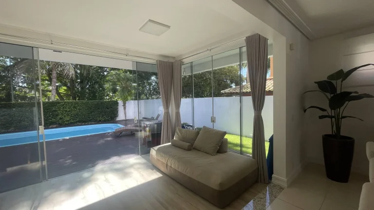 Imagem Casa com 4 Suítes para Temporada em Jurerê Internacional