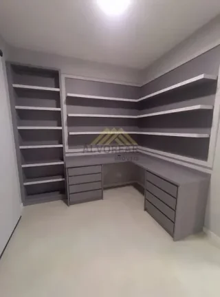 Imagem Sobrado em condominio com vista de frente pra a pedra grande