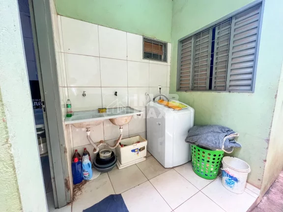 Imagem Carla Nunes - CRECI 31697- (61) 99123-8436 Vende Casa no Residencial Betel em Valparaíso - Com 2 Dormitórios, 125m², R$100.000