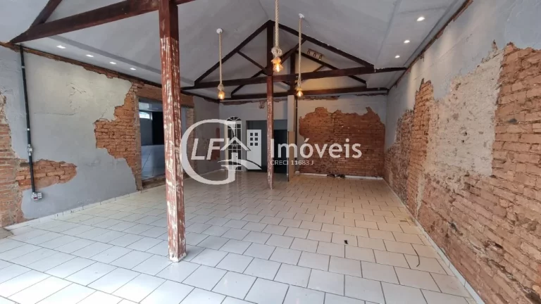 Imagem Oportunidade Imperdível ? Salão Comercial com 3.700m² Localização Estratégica na Rua Dom Aquino ? Em Frente à Praça das Araras (Cabeça de Boi)