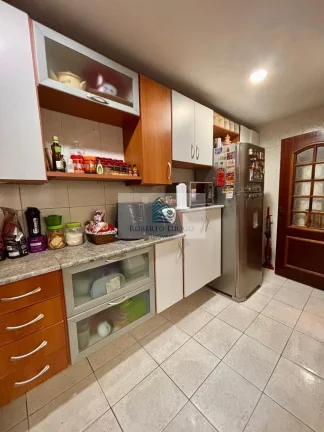 Imagem Casa em Condomínio de Luxo à Venda em Curicica, Rio de Janeiro-RJ: 2 Quartos, 2 Suítes, 1 Sala, 3 Banheiros, 1 Vaga de Garagem, 77m².