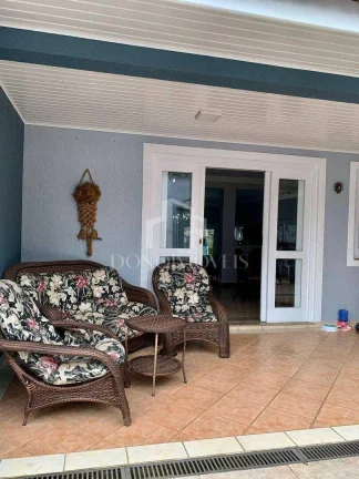 Imagem Casa alto padrão 318m² | 4 suítes | Piscina aquecida | 7 vagas | Swiss Park