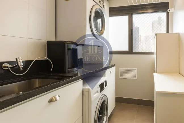 Imagem Imperdível: Apartamento à venda na Vila Nova Conceição, São Paulo-SP. 3 quartos, 2 suítes, 2 salas, 3 banheiros, 2 vagas de garagem, 134m².