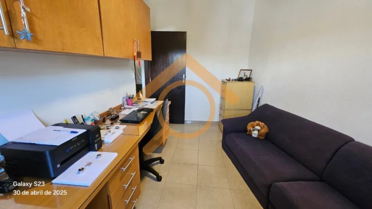 Imagem Excelente oportunidade! Casa à venda em São Paulo-SP, Vila Santana, com 3 quartos, 2 banheiros, 2 vagas de garagem e 132m².
