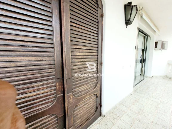 Imagem PITANGUEIRAS- UMA QUADRA DA PRAIA , LOCALIZAÇÃO ESPETACULAR , GARAGEM NO PRÉDIO, CHURRASQUEIRA.