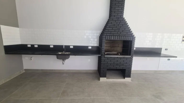 Imagem Casa 4 Dormitórios sendo 1 com closet 4 vagas - Piscina
