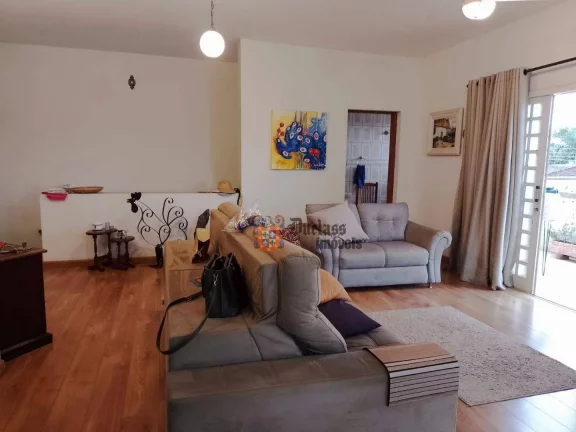 Imagem Sobrado com 4 dormitórios à venda, 962 m² por R$ 2.500.000,00 - Quiririm - Taubaté/SP