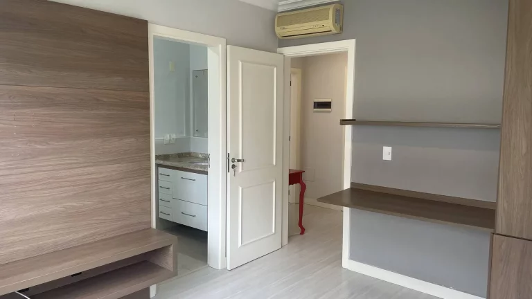 Imagem Casa Em Jurerê - 600 metros da praia