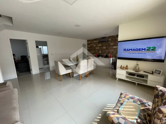 Imagem Casa Dúplex em Condomínio Fechado: Conforto e Segurança