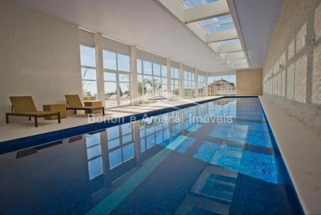 Imagem Espaçoso apartamento à venda no Condomínio Golden Square, em Campinas. Possui área de 137 m², 2...
