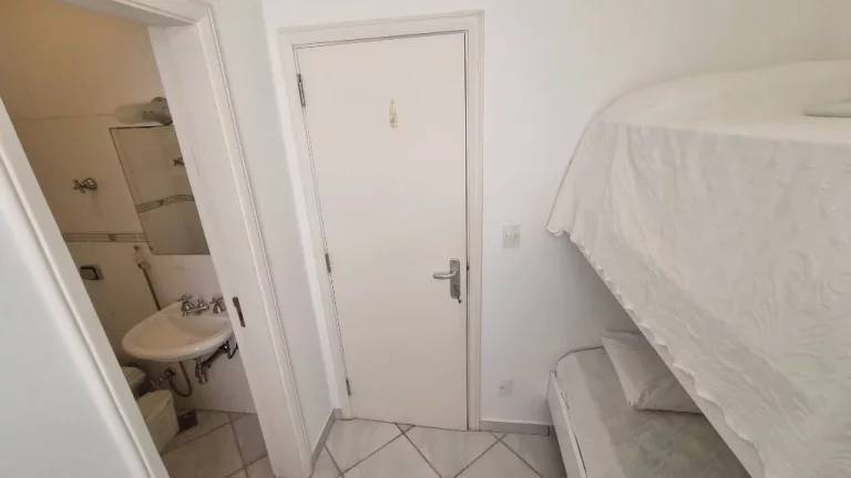 Imagem Apartamento com 3 dormitórios à venda, 100 m² - Pitangueiras - Guarujá/SP