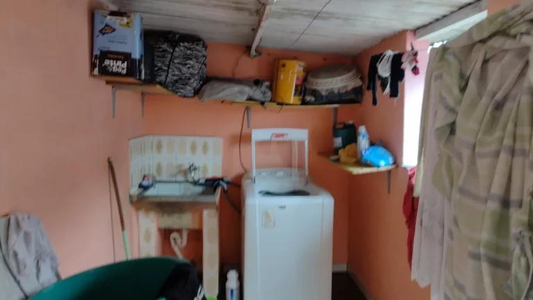 Imagem CASA TÉRREA COM DOIS DORMITÓRIOS PARA VENDA OU TROCA.