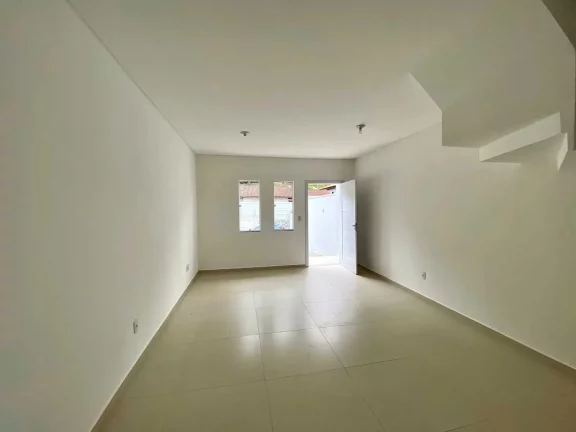 Imagem Casa com 3 dormitórios sendo 1 suíte e 2 vagas de garagem em Brusque