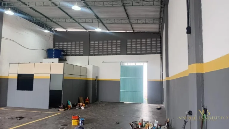 Imagem IMÓVEL COMERCIAL PRONTO PARA OPERAÇÃO | JARDIM LIMOEIRO - CAMAÇARI | 212m² | PÉ-DIREITO ELEVADO | ESTACIONAMENTO