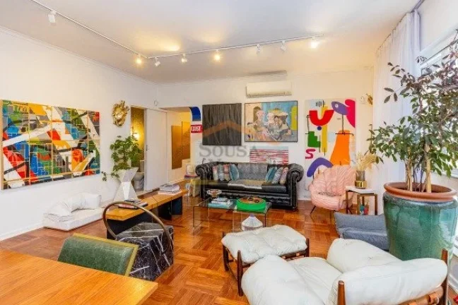 Imagem Apartamento amplo e reformado, com 174 m² de área útil, pé-direito alto, excelente iluminação ...