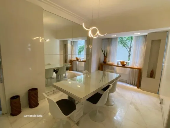 Imagem Excelente apartamento 4 quartos, finamente decorado, com 160mts, em ótima localização!
Ao Lado de...