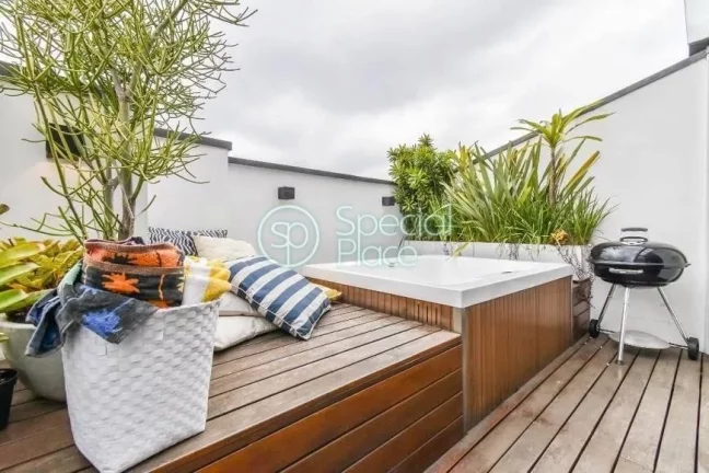 Imagem Cobertura com 87m² de área privativa, 1 suíte e 1 vaga na garagem. Reformada e mobiliada. No prim...