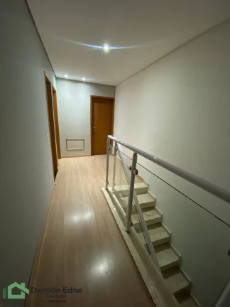 Imagem Casa com 126 AC 150 AT com 3 dorms uma suíte closet, mobilhada, piscina aqu