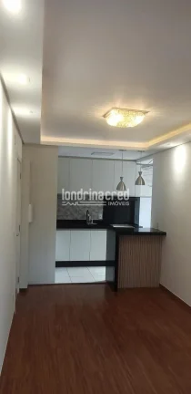 Imagem Apartamento com 2 quartos planejados, ar-condicionado, sanca em LED, armários em todos os ambientes, 1 vaga coberta e quitada, pronto para morar.
