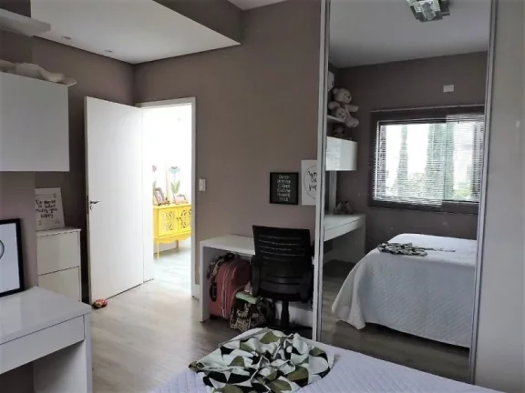 Imagem CASA COM 3 SUÍTES, E CAMPO DE FUTEBOL, 350 M² - VENDA OU LOCAÇÃO.