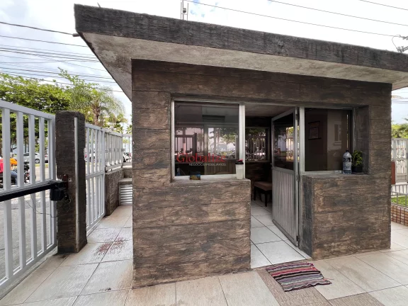 Imagem Oportunidade Para Reforma - Apartamento Vista Mar com 2 dormitórios e 1 vaga escriturada em prédio com portaria 24hrs e elevador por R$ 890.000,00