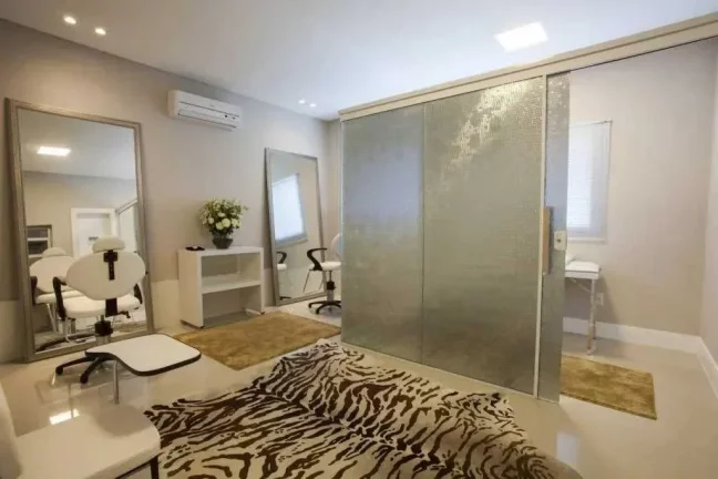 Imagem Apartamento com 3 suítes e 3 vagas de garagem no Centro de Balneário Camboriú