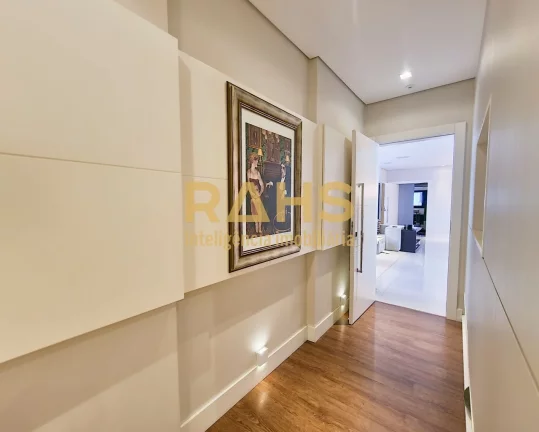 Imagem O Apartamento é composto por: Suíte master com 40,84m² contendo amplo closet e banheira. Aquecime...