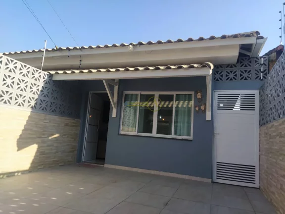 Imagem Casa á 700m da Praia, 2 dorms toda reformada à venda em Peruíbe