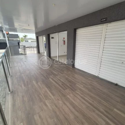 Imagem Alugo 9 salas comerciaide 24 e 18 m2 com banheiro e espaço pra cozinha