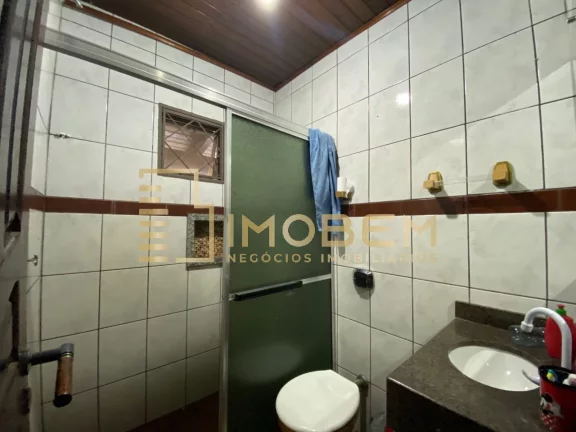 Imagem Imperdível: Casa à venda em Sinop-MT, bairro Jardim Celeste, 4 quartos, 2 suítes, 2 salas, 3 banheiros, 1 vaga, 140m².