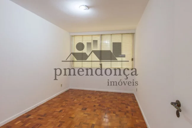 Imagem Apartamento em Higienópolis com 3 quartos (1 suíte) e 2 vagas, 210 m²