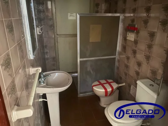 Imagem DELGADO aluga CASA PARA FINS COMERCIAIS no CENTRO de Itaboraí-RJ., 5 quartos, 2 salas, 4 banheiros, 4 vagas de garagem, 280m².