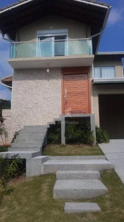 Imagem Casa em condomínio à venda, 300 m², 3 suítes, 4 banheiros, 4 vagas - Jardim Caiapia - Cotia/SP