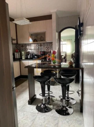 Imagem Casa térrea com 230m² de aréa util, dispõe de 3 dormitórios, sendo 1 suite com hidro, todos com...
