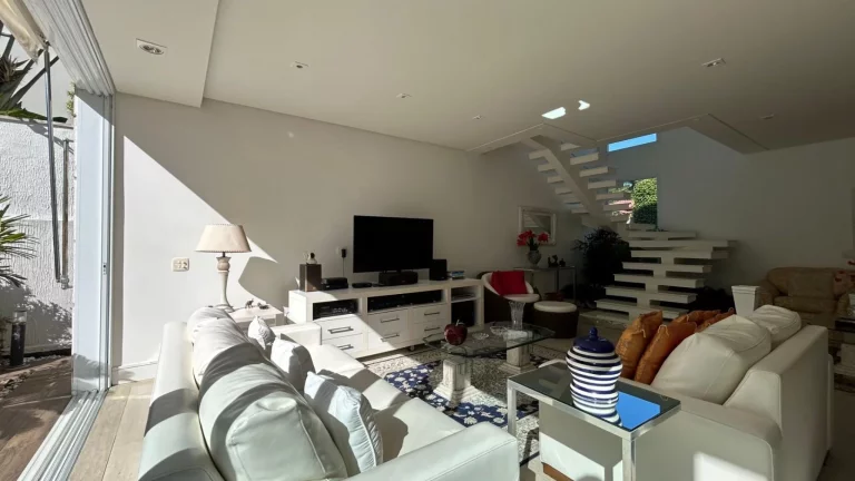 Imagem Imponente casa à venda na Riviera de São Lourenço Módulo 22: 4 quartos, 2 suítes, 1 sala, 4 vagas de garagem, 269,00m².