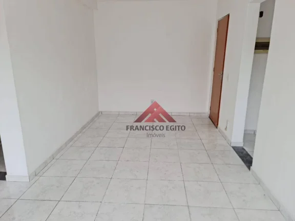Imagem Ótimo apartamento térreo com ampla área externa e cozinha com armários no bairro do Sapé