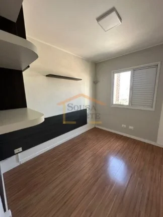 Imagem Apartamento 93m², 3 dormitórios, sendo 1 suíte, rico em armários embutidos, sala ampla, sacada g...
