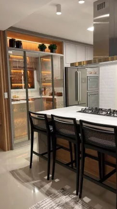 Imagem Apartamento com 4 suítes à venda no Centro de Balneário Camboriú/SC
