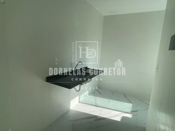Imagem Casa com 2 Suítes na Rua do Shopping - Localização Privilegiada e Conforto Garantido!