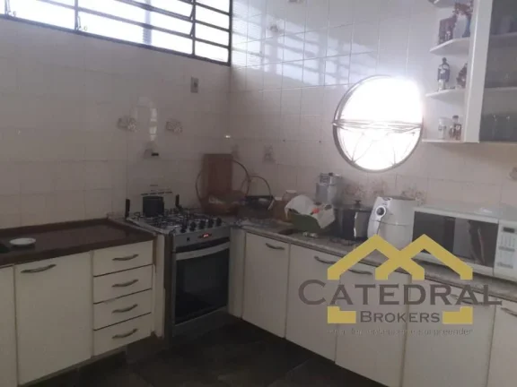 Imagem Casa com 03 dormitórios em 144m² à Venda por R$700.000,00 - Jardim das Carpas - Jundiaí/SP