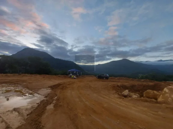 Imagem Área para Venda em Ubatuba / SP no bairro Ubatumirim